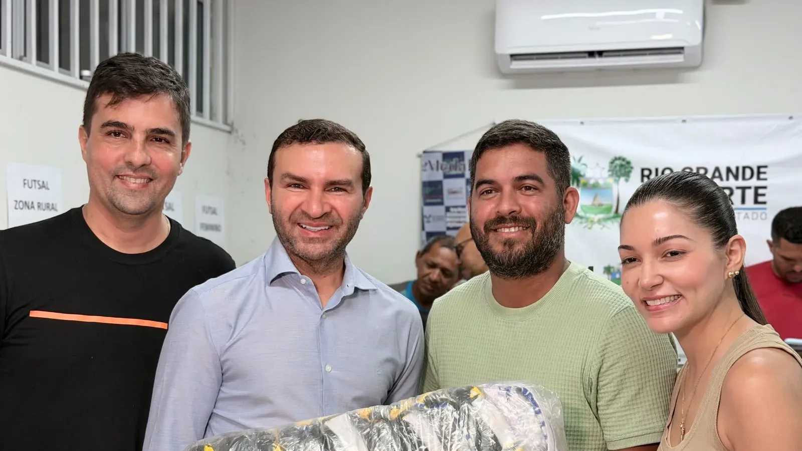 Prefeitura de Macaíba entrega kits esportivos a equipes que participam de campeonatos municipais