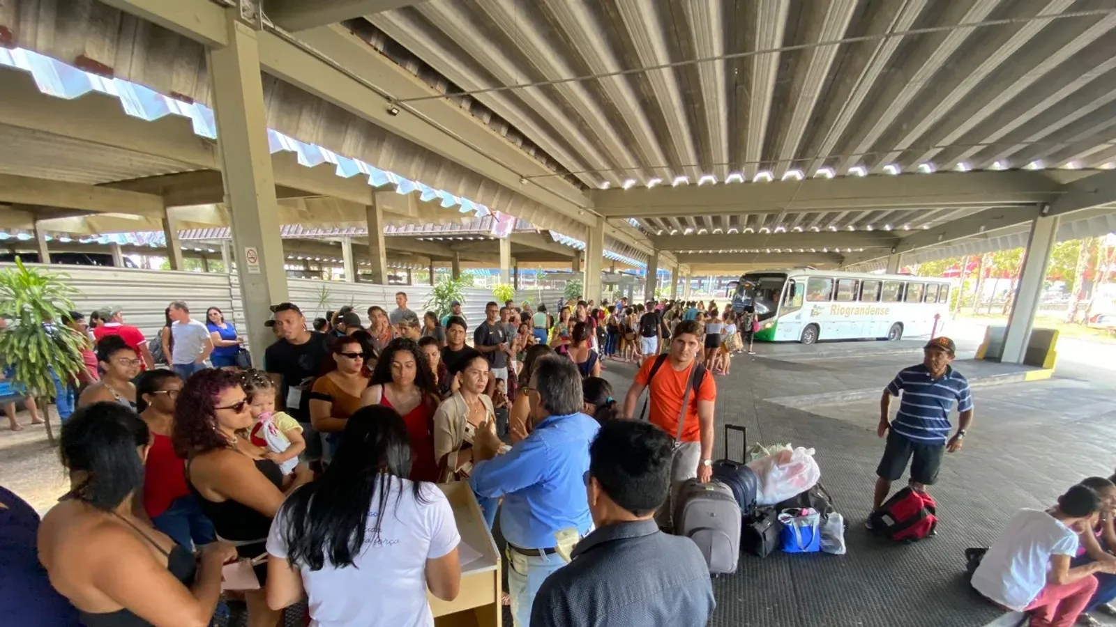 Mais de 15 mil passagens gratuitas no transporte rodoviário intermunicipal já foram distribuídas para o 2º turno no RN