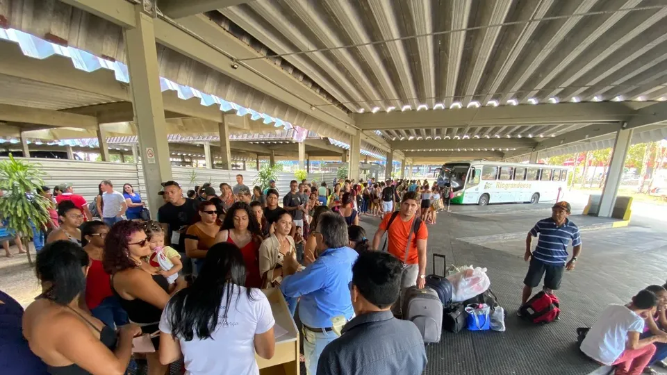 Mais de 15 mil passagens gratuitas no transporte rodoviário intermunicipal já foram distribuídas para o 2º turno no RN