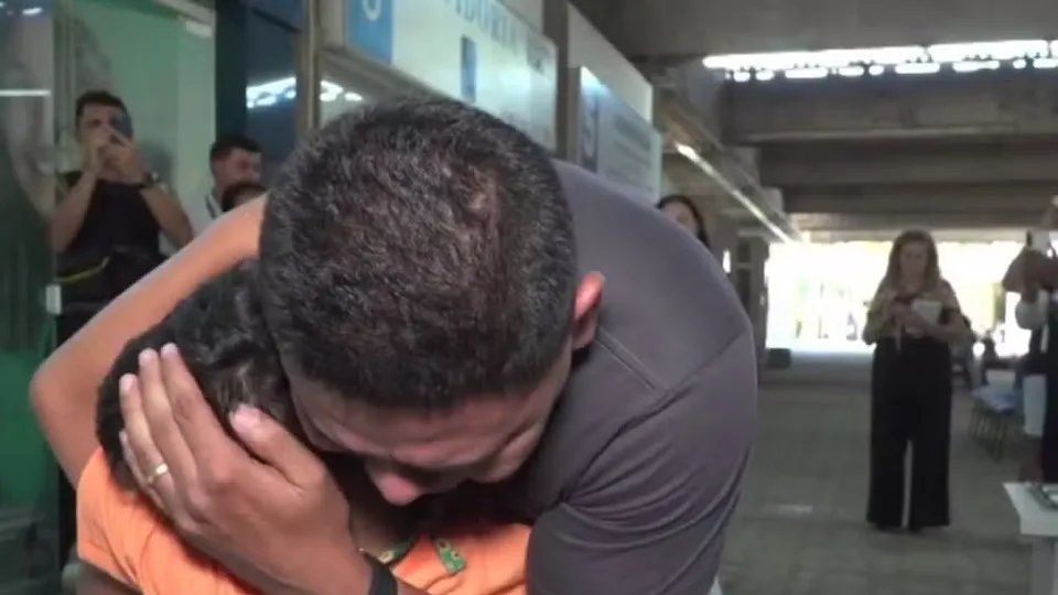 Menino potiguar conhece doador de medula óssea do Amapá quase dois anos após transplante