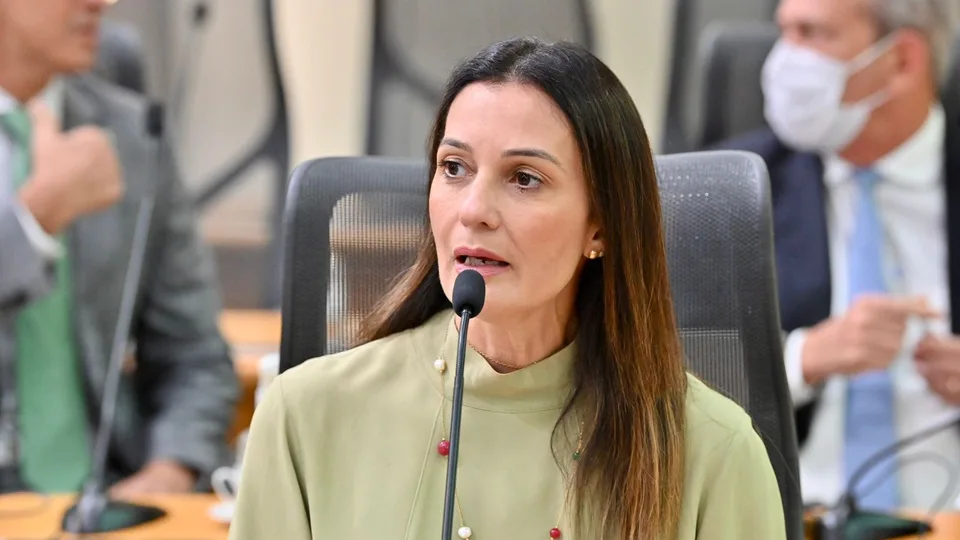 Deputada cobra avanços no atendimento a mulheres com endometriose