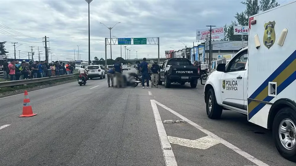 Passageira de moto por aplicativo morre em acidente na BR-101 na Grande Natal