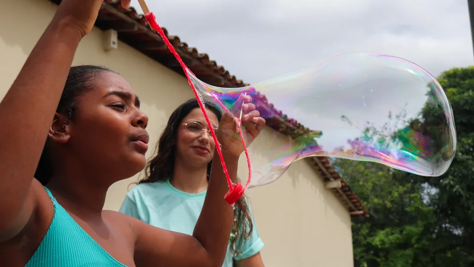 O resgate pelo brincar: ação promovida pelo ISD e o Childfund Brasil estimula a parentalidade lúdica na Comunidade Quilombola de Capoeiras