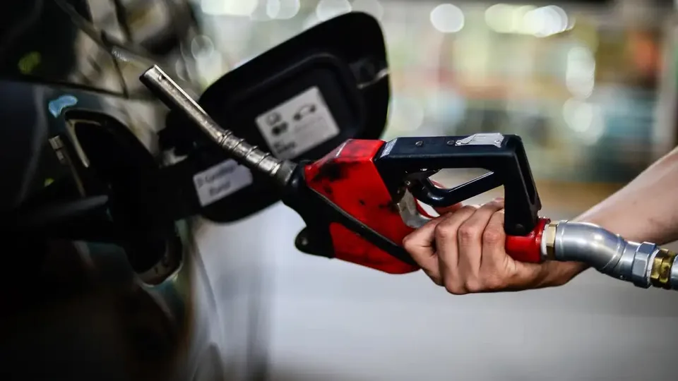 Governo prevê aumento de etanol na gasolina de 30% para até 32%