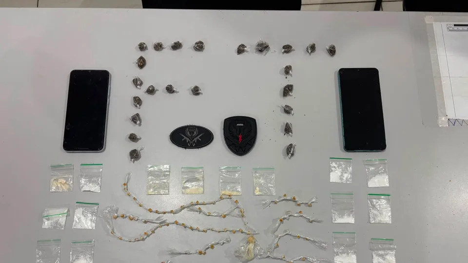 Suspeito foge da Polícia Militar e abandona drogas e celulares em Macaíba