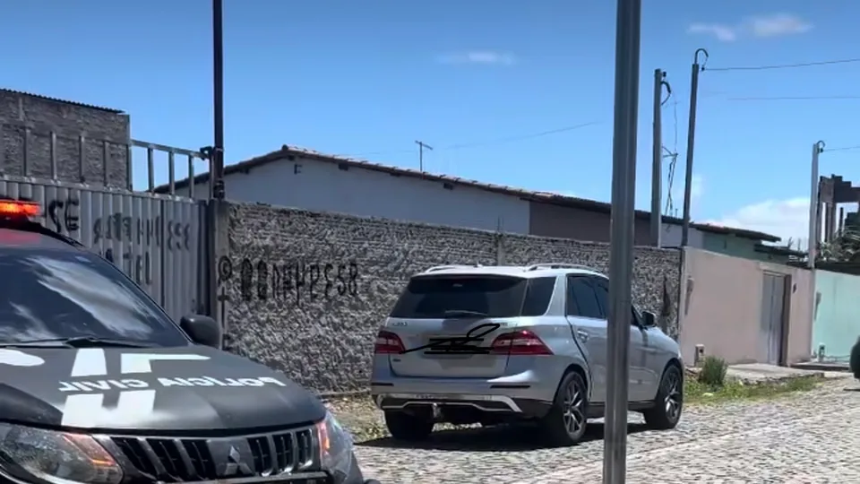 Carro encontrado no Recanto Verde, em Macaíba 